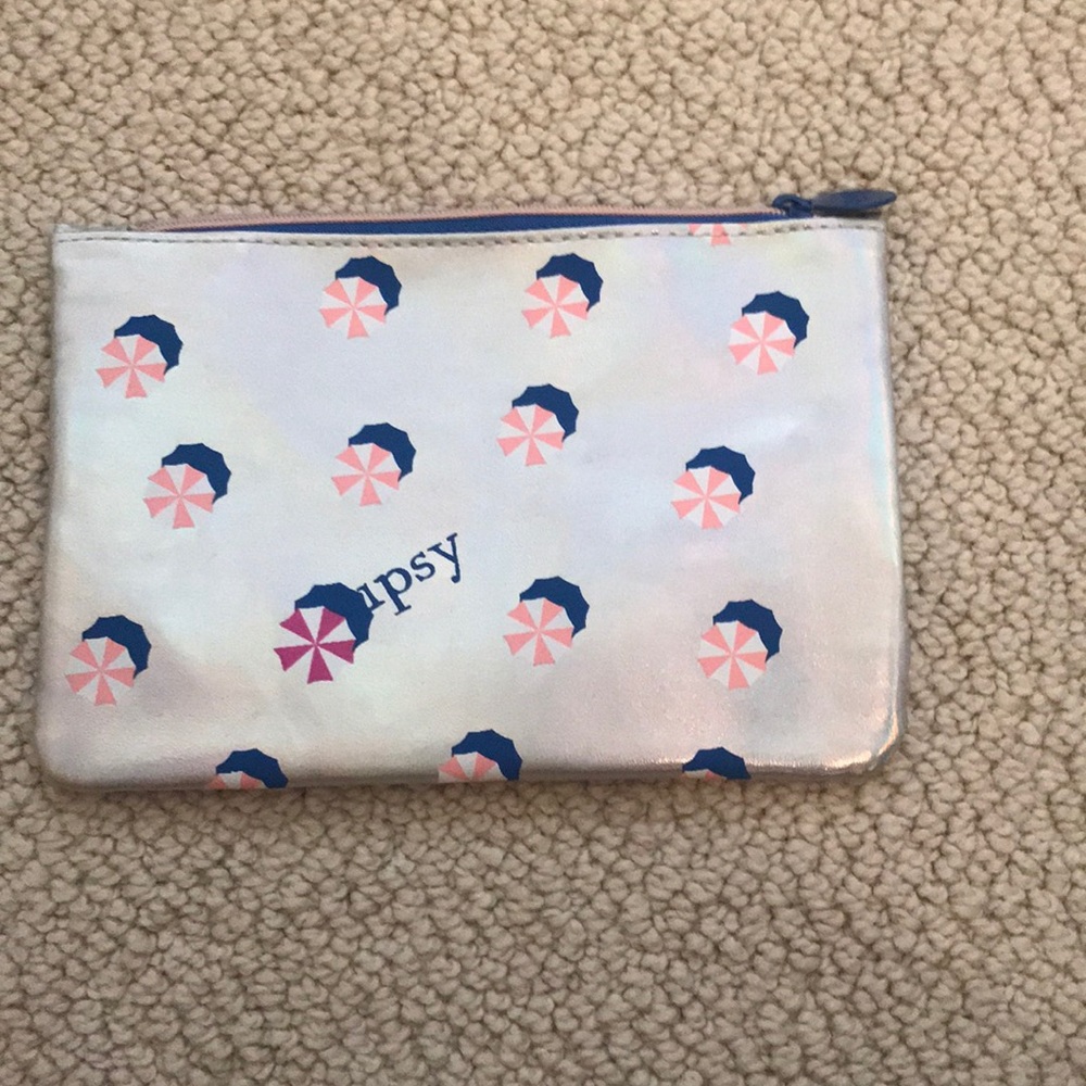 NWOT Ipsy Cosmetic Bag- silver holographic design